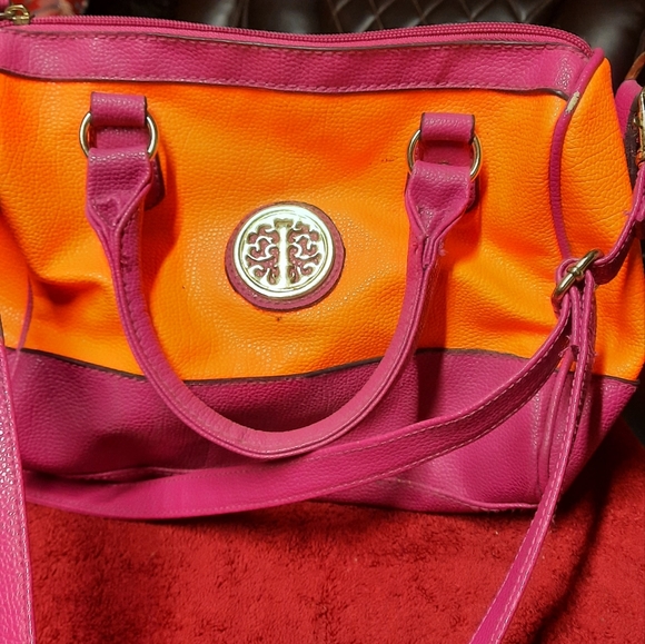 Beatiful two colors purse. - Picture 2 of 2